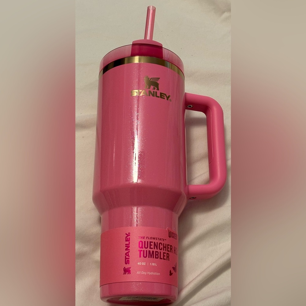 Wicked Glinda Stanley 40oz stainless steel H2.O FlowState Quentcher Tumbler